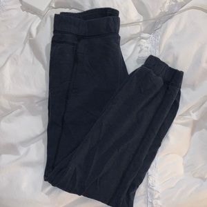 Women’s Lululemon jogger pants size 6